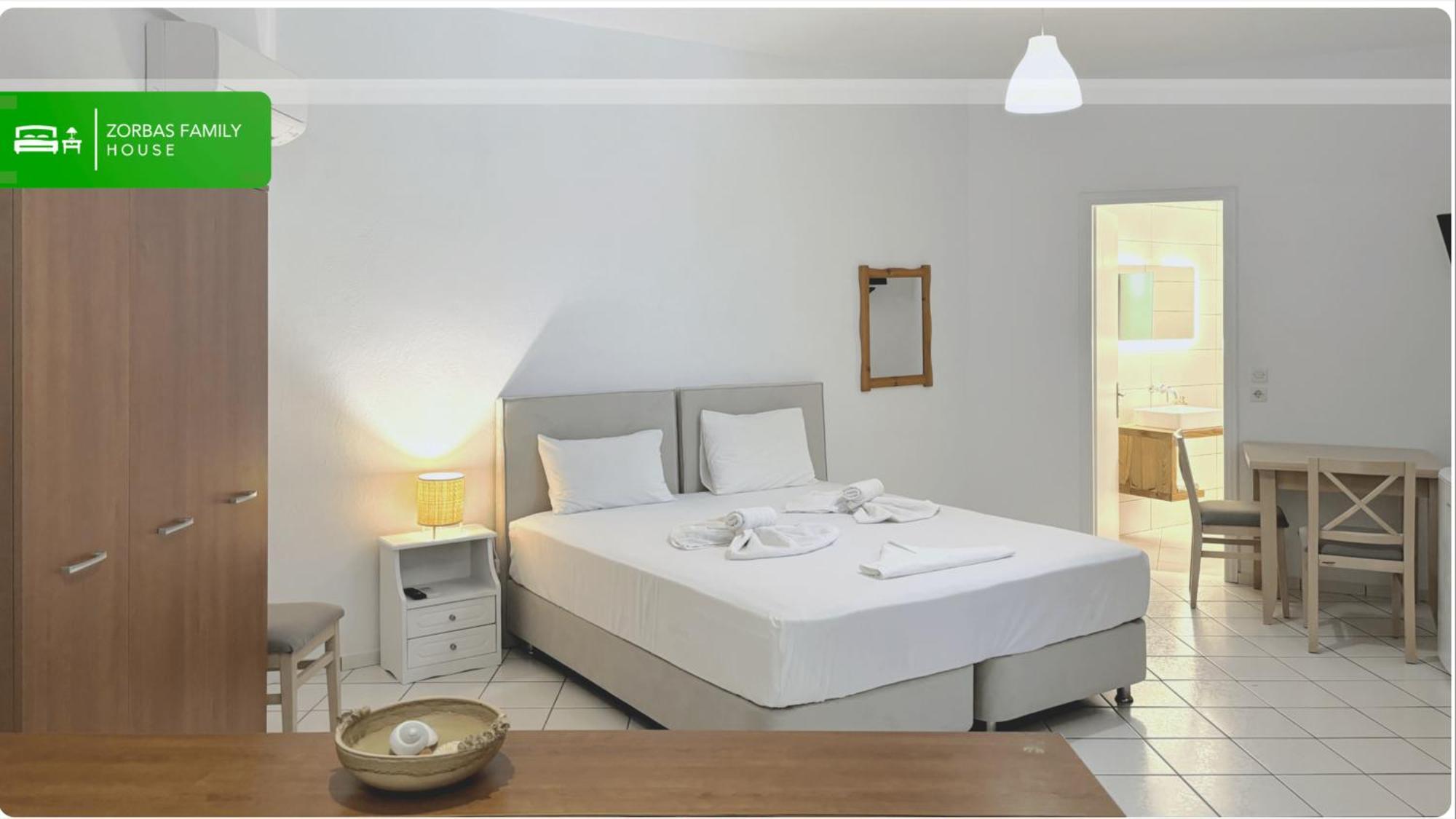 Zorbas Family House Hotel ตรูโลส ภายนอก รูปภาพ