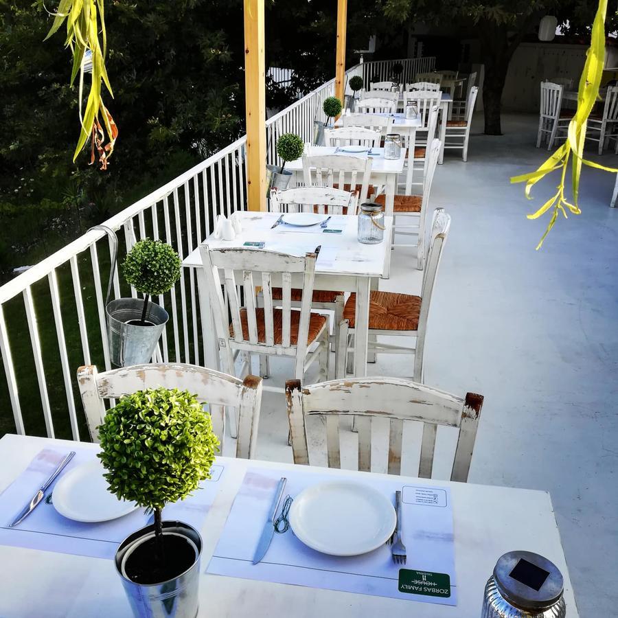 Zorbas Family House Hotel ตรูโลส ภายนอก รูปภาพ