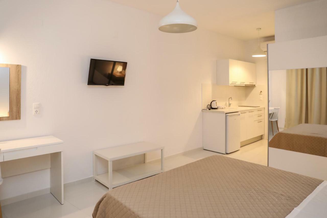 Zorbas Family House Hotel ตรูโลส ภายนอก รูปภาพ