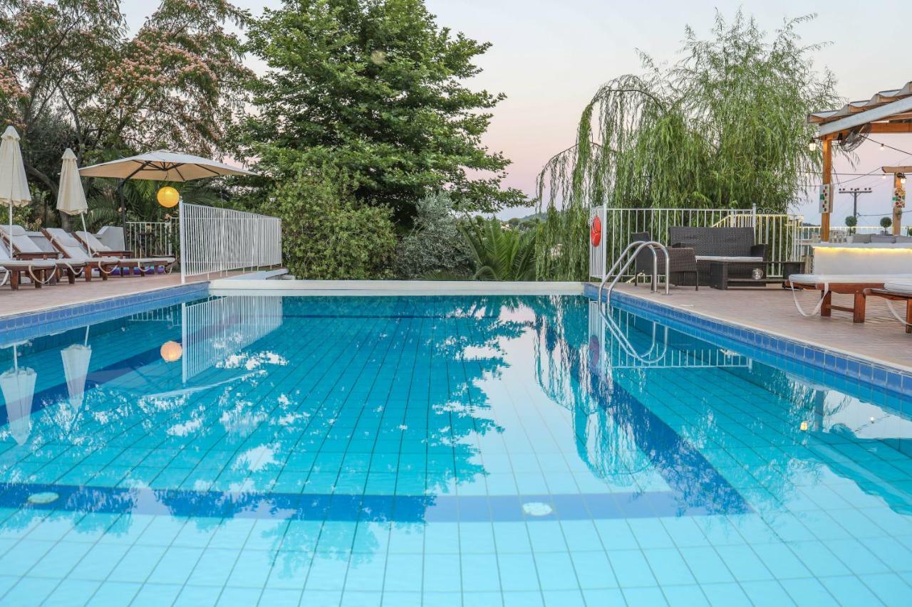 Zorbas Family House Hotel ตรูโลส ภายนอก รูปภาพ