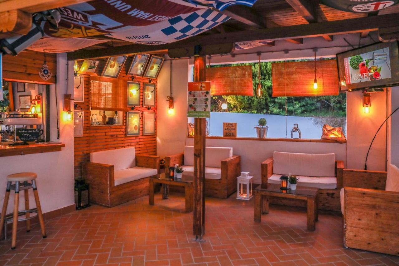 Zorbas Family House Hotel ตรูโลส ภายนอก รูปภาพ